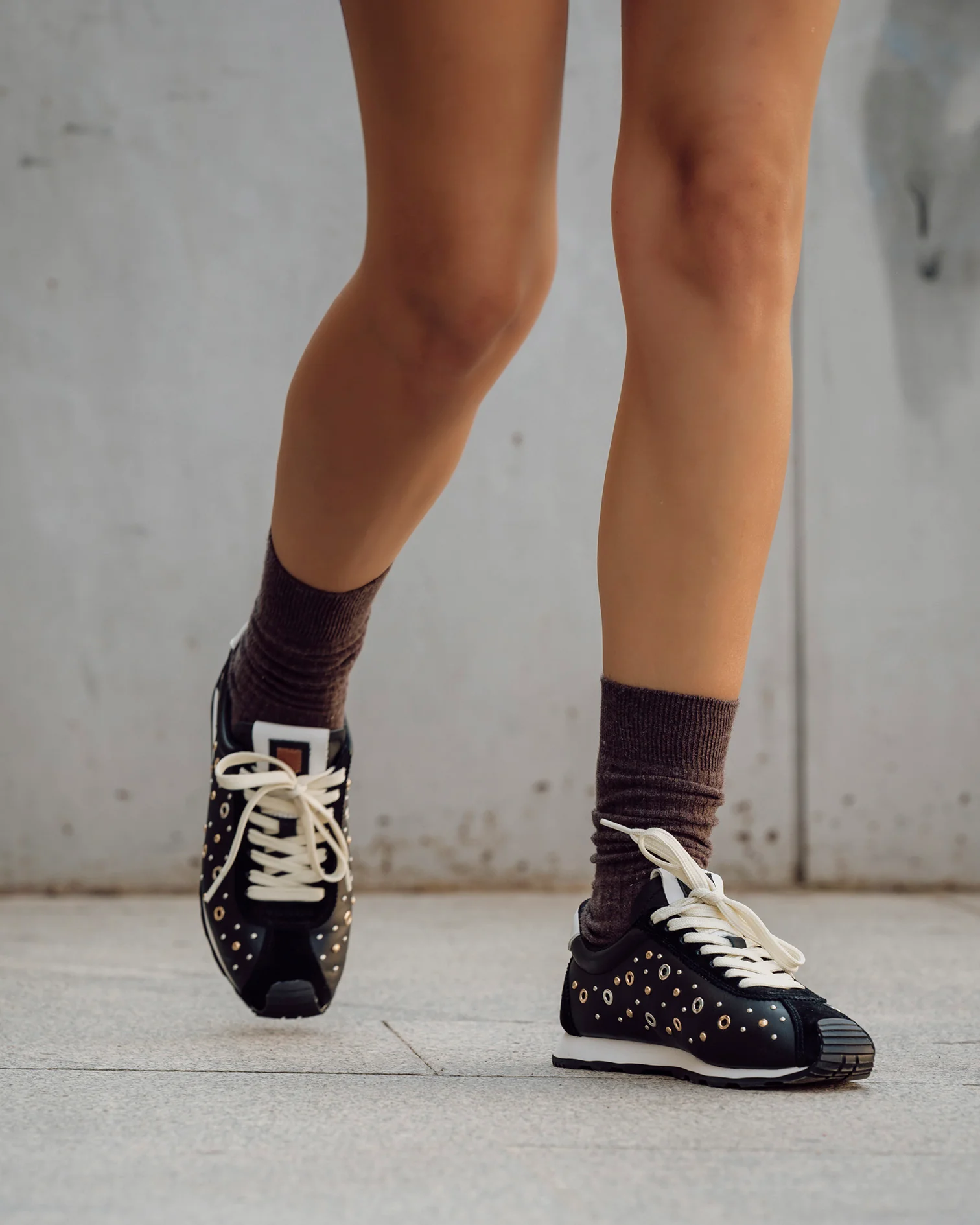 Zapatilla Inara Tachuelas Negro - Image 5